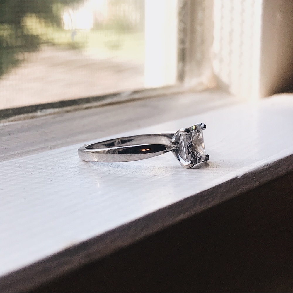 Sterling Silver Solitaire Princess Cut CZ Ring Sz8 - Picture 2 of 11